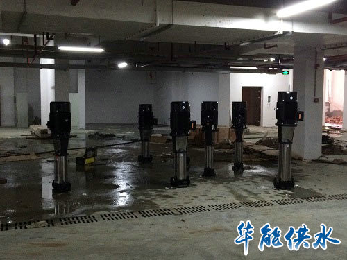 2015年公司項(xiàng)目供水設(shè)備安裝現(xiàn)場(chǎng)